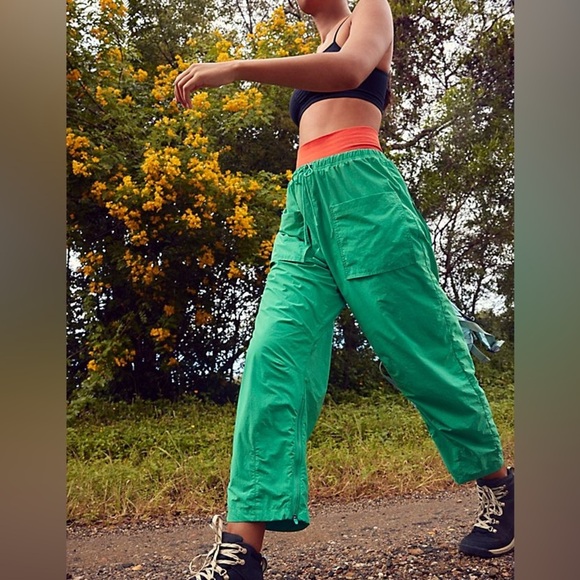 Free People Movement Fly By Night Kelly Green Water Resistant Size M Hiking - Picture 3 of 15